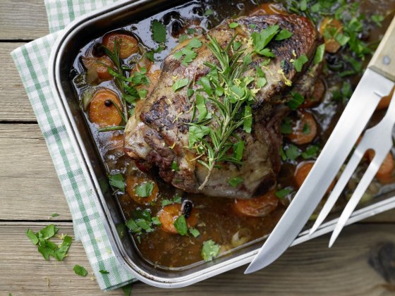 Баранина в духовке на кости: как запечь мясо правильно