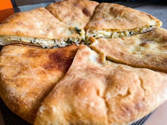 Осетинский пирог — классический рецепт с сыром и шпинатом