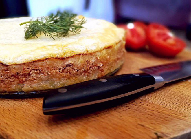 Закусочный торт с картофелем и мясом
